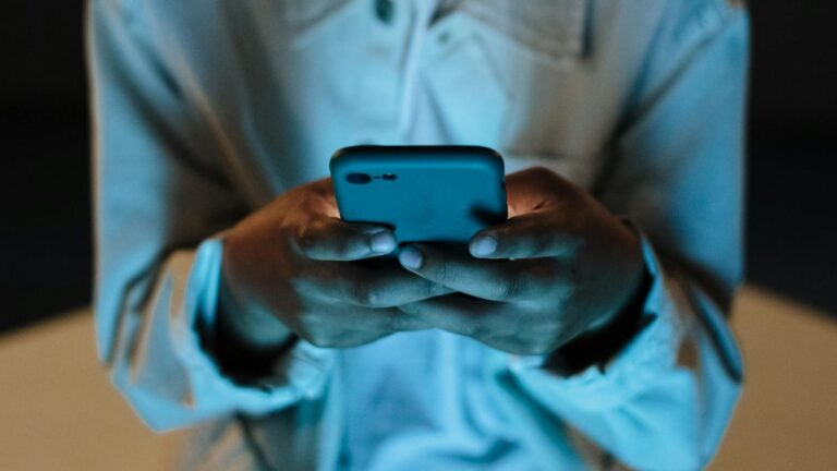 3 apps para criar vídeos com a retrospectiva de 2025 em poucos minutos