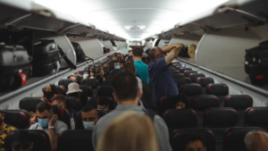 3 coisas que você pode levar na bagagem de mão, mas não sabe