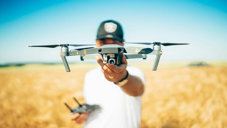5 drones que fazem coisas que você nunca imaginou