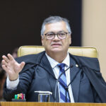 Dino determina divulgação de nomes e CPFs de profissionais pagos por emendas coletivas da saúde