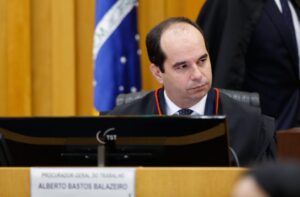 TST decide que técnico de idiomas deve ser reconhecido e enquadrado como professor