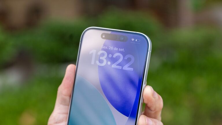 Cansou do Liquid Glass? iOS 26.2 permite diminuir efeito na tela de bloqueio