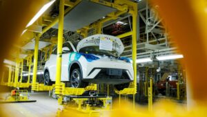 Carros elétricos podem ficar mais caros em 2026; saiba o motivo