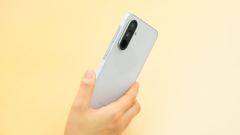 Celulares baratos da Samsung podem ficar mais caros em 2026, indica leaker