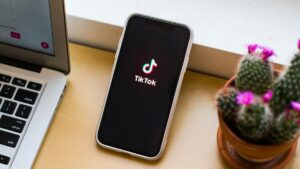 Como criar uma coleção com outra pessoa no TikTok