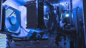 Como montar um PC gamer que roda tudo por até R$ 5.000 no fim de 2025?