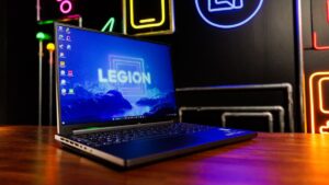 Lenovo pode apresentar notebook com tela rolável e expansível na CES 2026