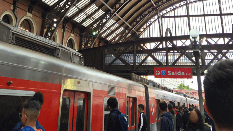 Metrô de SP agora aceita pagamento na catraca com cartões de crédito e débito