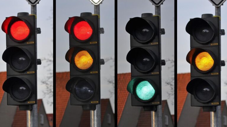 Nova tecnologia em semáforos reduz paradas no trânsito em até 30%