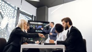 Salários em dólar: o boom de brasileiros no mercado tech exterior