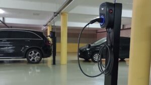 São Paulo toma decisão importante sobre recarga de carro elétrico em condomínios