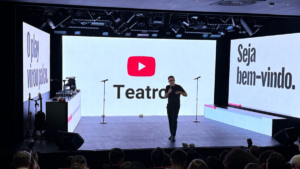 Teatro YouTube inaugura em SP: a tecnologia do palco híbrido e da estreia