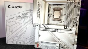 Vendas de placas-mãe despencam com alta da memória RAM