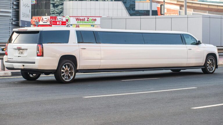 Você sabe como faz para “esticar” uma limusine?