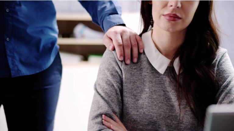 TRT-18 reconhece vínculo empregatício, mas rejeita acusação de assédio contra gerente que teve relacionamento com estagiária