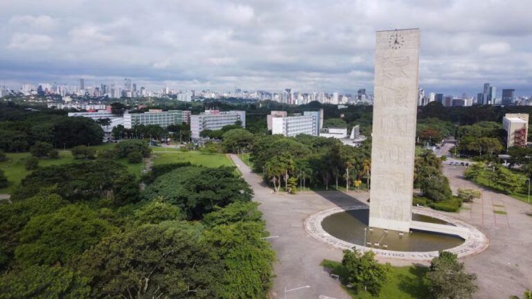 Justiça de São Paulo manda USP cancelar concurso aberto após candidata negra perder vaga