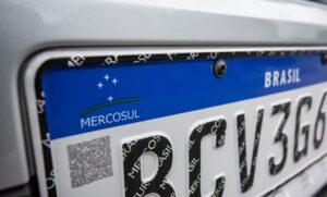 Justiça de São Paulo manda Detran devolver R$ 261 milhões cobrados ilegalmente por emplacamento de veículos