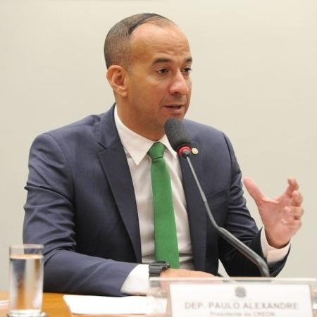 STJ derruba condenação e absolve ex-prefeito de Santos em ação de improbidade sobre publicidade em espaços públicos