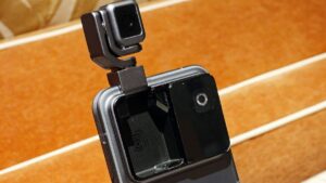 Celular com câmera robótica já tem data de lançamento confirmada; veja imagens