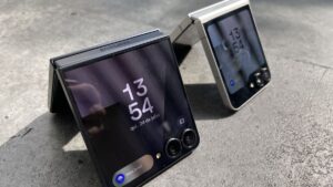 Celular dobrável da Samsung com desconto: Z Flip 7 FE por menos de R$ 2,9 mil