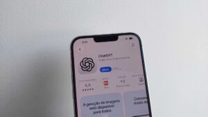 ChatGPT vai identificar menores de 18 anos e restringir conteúdos sensíveis