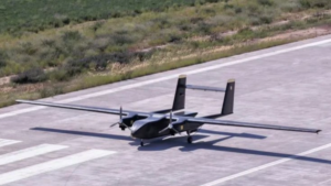 China testa pela 1ª vez aeronave cargueira 100% nacional com IA