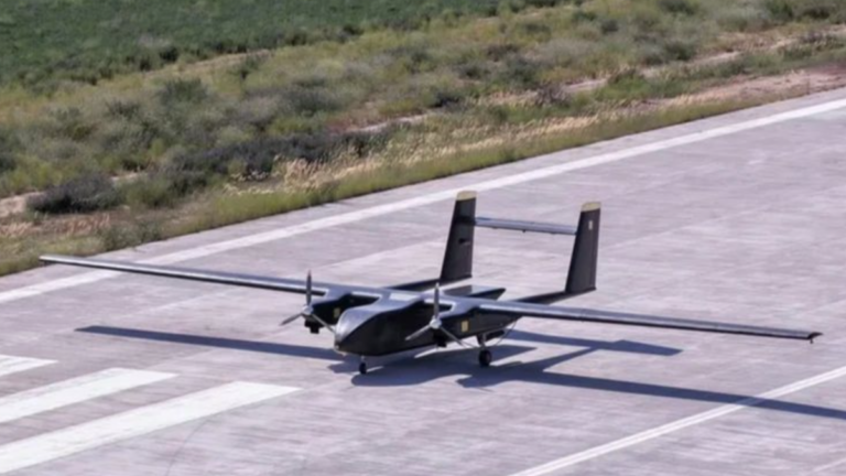 China testa pela 1ª vez aeronave cargueira 100% nacional com IA