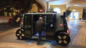 Como é andar em um carro autônomo sem volante nem pedal de freio? Nós testamos