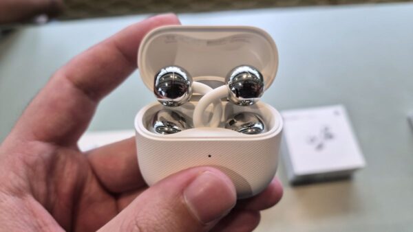 Huawei lança FreeClip 2 no Brasil e reforça aposta em fones open-ear