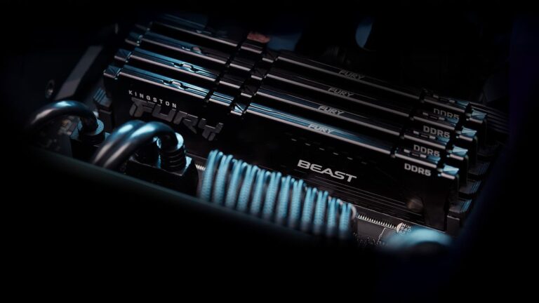 Memória RAM ou casa? Caixa cheia de DDR5 pode custar mais que um imóvel na China