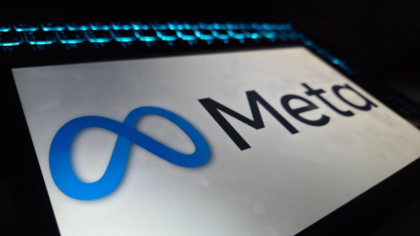 Meta dispara na bolsa com promessa de gastos históricos com 'superinteligência'