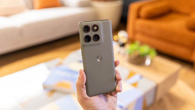 Motorola Edge 60 Pro cai muito de preço em promoção da Motorola no Magalu