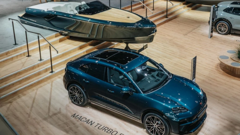O que a Porsche foi fazer em uma das maiores feiras náuticas do mundo?