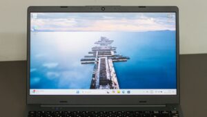 PCs com Windows 11 reiniciam em vez de desligar devido a bug em nova atualização