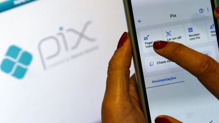 Pix fora do ar? Serviço apresenta instabilidade nesta segunda-feira (19)