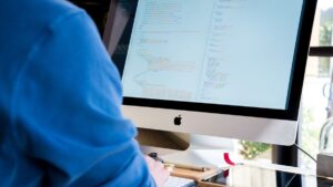 Quais cargos de tecnologia estarão em alta em 2026? Veja a lista