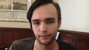 SuperDaE: O hacker que enfrentou Microsoft e FBI e fugiu para contar a história