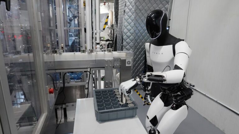 Tesla "mata" dois carros da linha para investir em humanoides