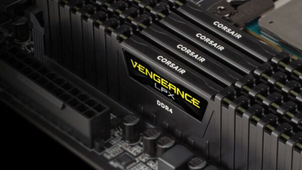 Velha e cara: memória DDR4 dobra de preço e frustra quem busca PC barato