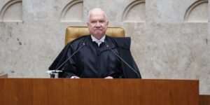 Fachin retorna a Brasília antes de data prevista; presidente busca dialogar com ministros do STF