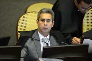 Hospitais são impedidos de lucrar com venda de remédios, decide STJ