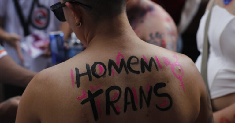 TJ-MG condena banco que ignorou pedido de atualização cadastral a indenizar homem trans