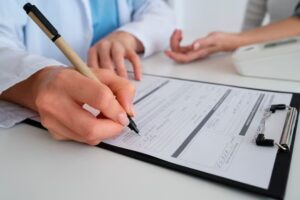 TRT-2 condena empresa por negar atestado médico com nome social a trabalhadora trans