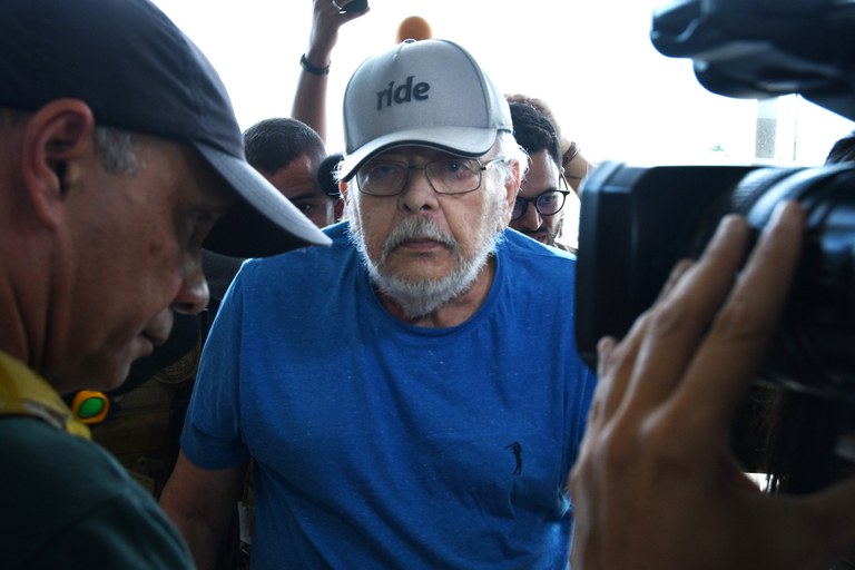 Juíza mantém prisão domiciliar a pediatra condenado a mais de 22 anos por estupro de crianças