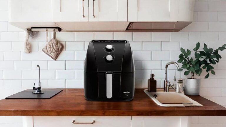 Amazon derruba preço de air fryer Britânia de 1500W; modelo inox de 5,5L