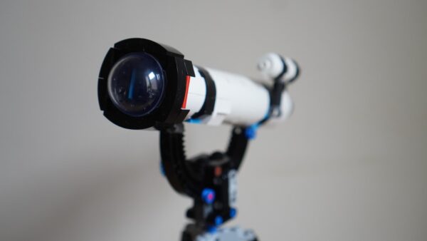 Análise do telescópio de exploração espacial Lego Creator 3 em 1