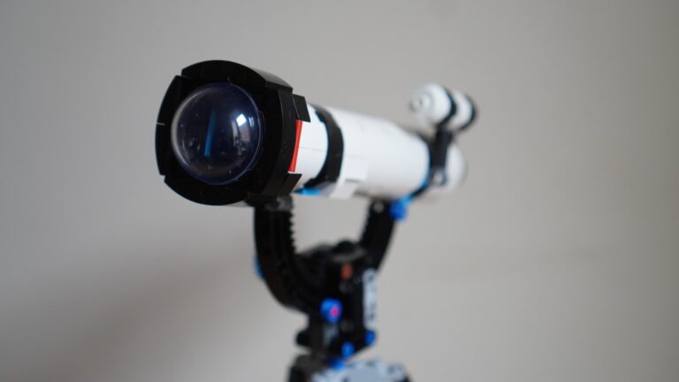 Análise do telescópio de exploração espacial Lego Creator 3 em 1