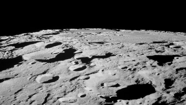 As rochas lunares da Apollo podem ter finalmente resolvido um antigo mistério lunar