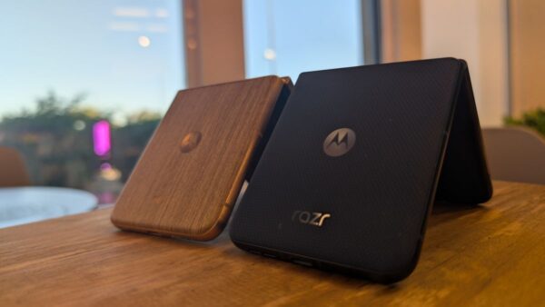 Celulares dobráveis da Motorola passam por certificação; conheça