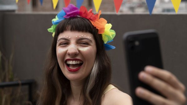 Como encontrar blocos de rua no Carnaval de 2026? Conheça 4 apps